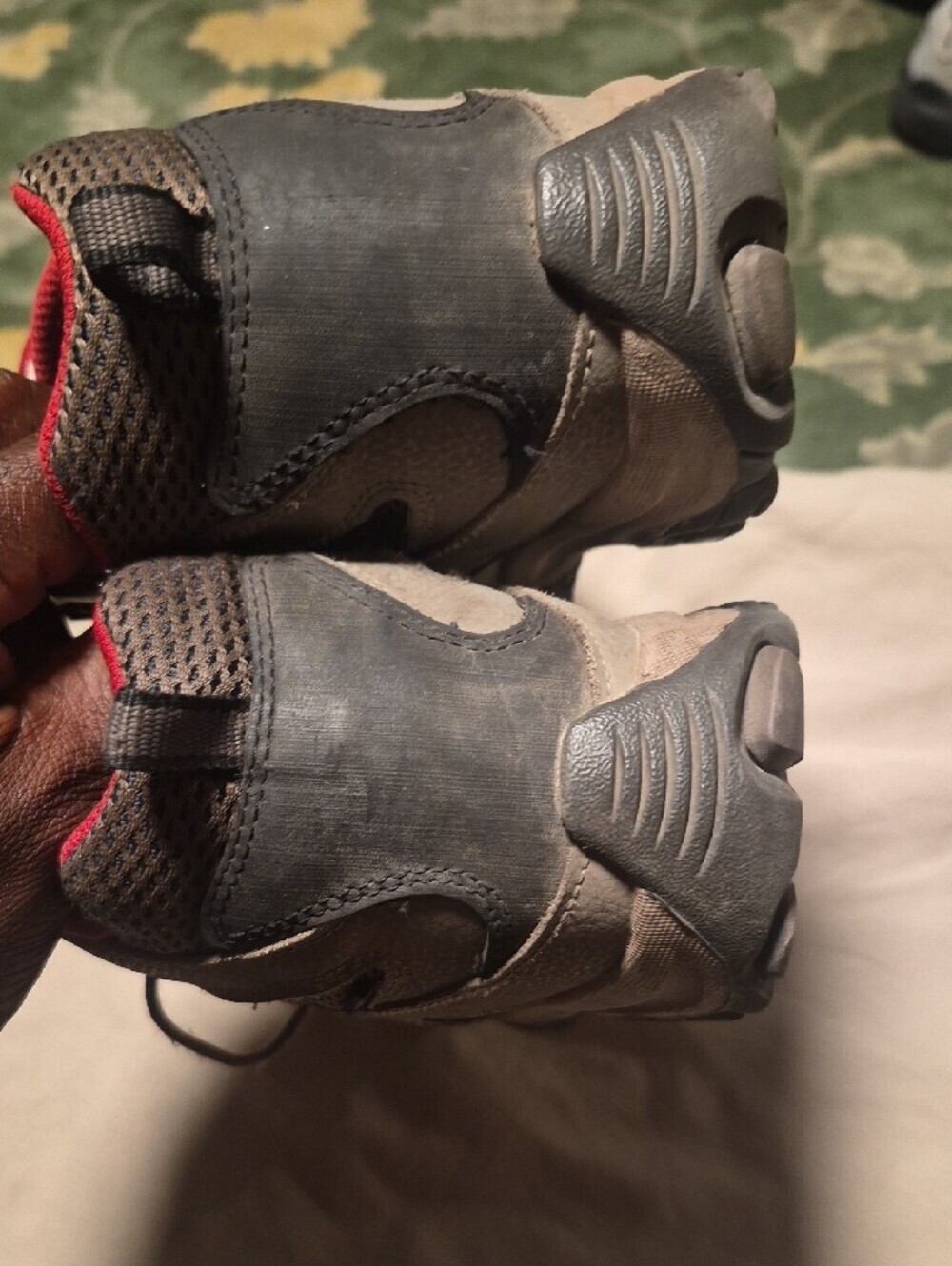 Merrell Women's Gray Hiking Ankle Boots with Red Lining - Picture 4 of 10